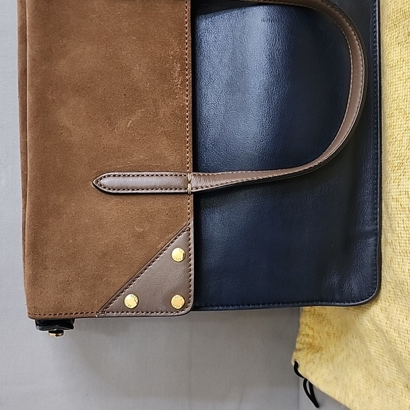 FENDI Vitello Grace Flip Tote Bag - Picture 5 of 16